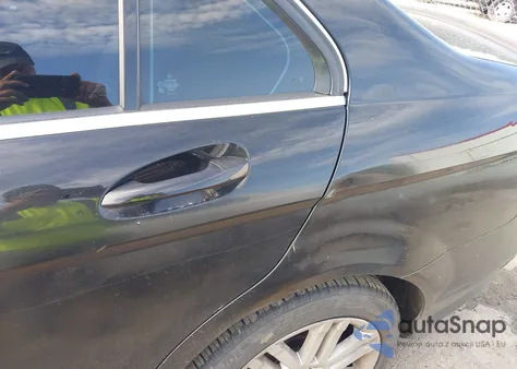 2009 Mercedes-Benz C 300 Luxury 4Matic/Sport 4Matic z USA, uszkodzony, nr VIN WDDGF81X19R078261